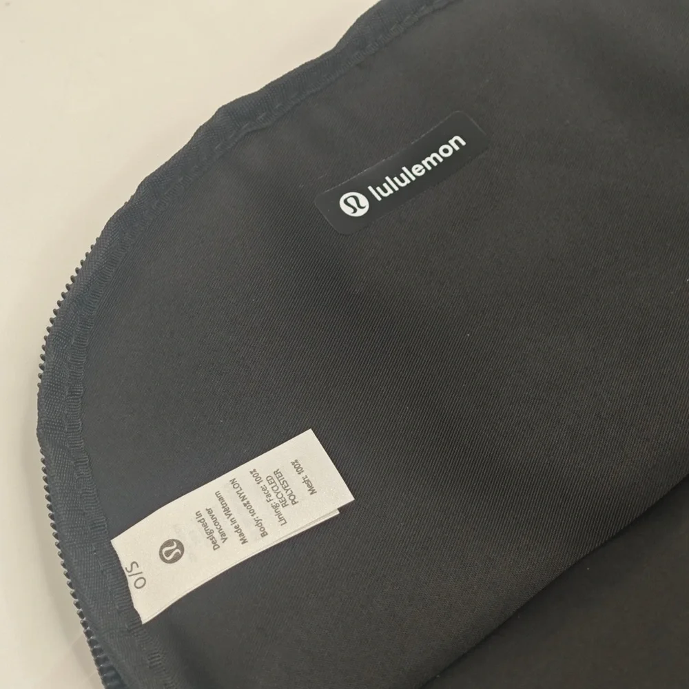 lululemon athletica Black Crescent Zip Crossbody with Gold Hardware - 5L - Picture 8 of 8